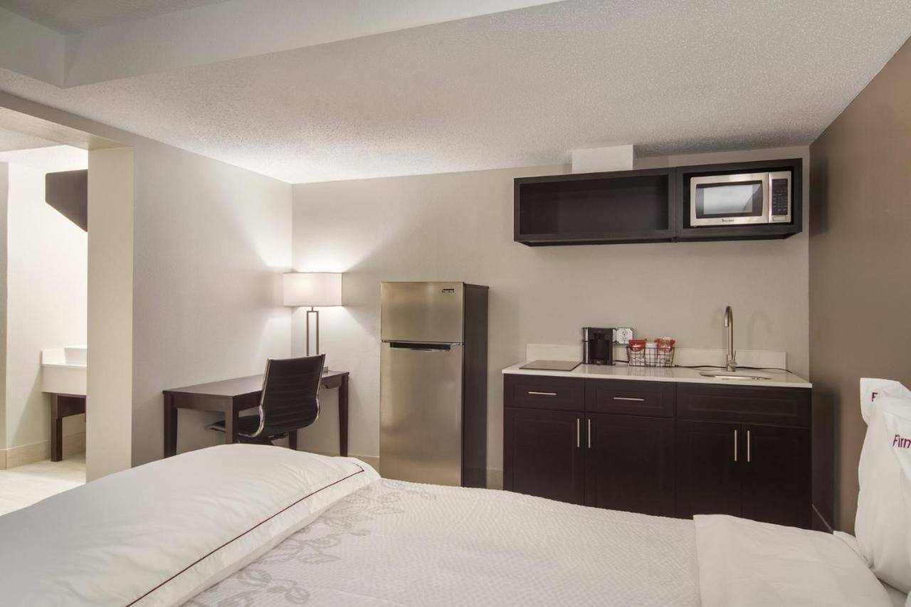Red Roof Inn Plus & Suites Erie Zewnętrze zdjęcie